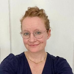 Portrait of Dr Joanna Reid